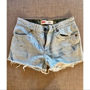 Levi’s Cutoff Denim Shorts